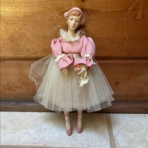 Vintage Porcelain Ballerina Figurine Ornament in Pink and Cream